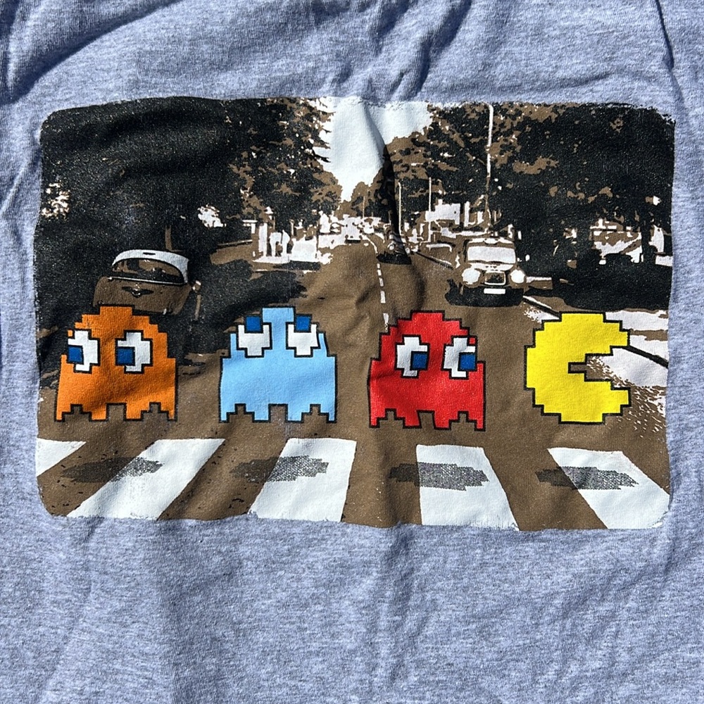 Kids PacMan Graphic T-shirt Beetles ~ size M (8)